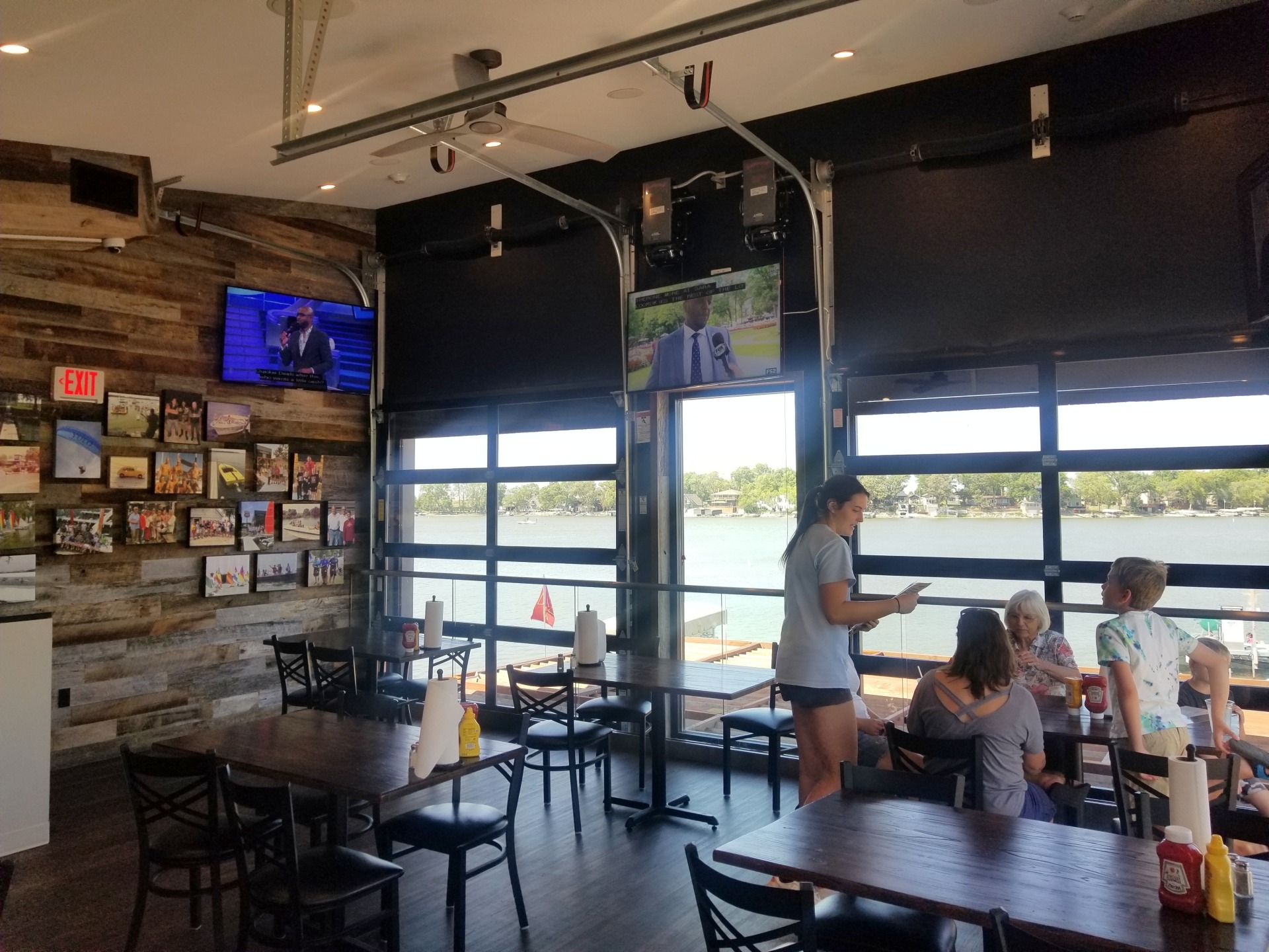 upstairs dining room at Traditions at Twin Lakes 